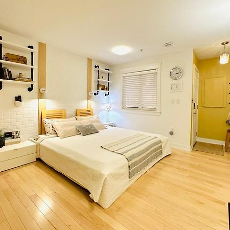 Private Guest Suite 10Mins To Downtown - King Bed - Bathtub - Free Parking Vancouver Eksteriør bilde