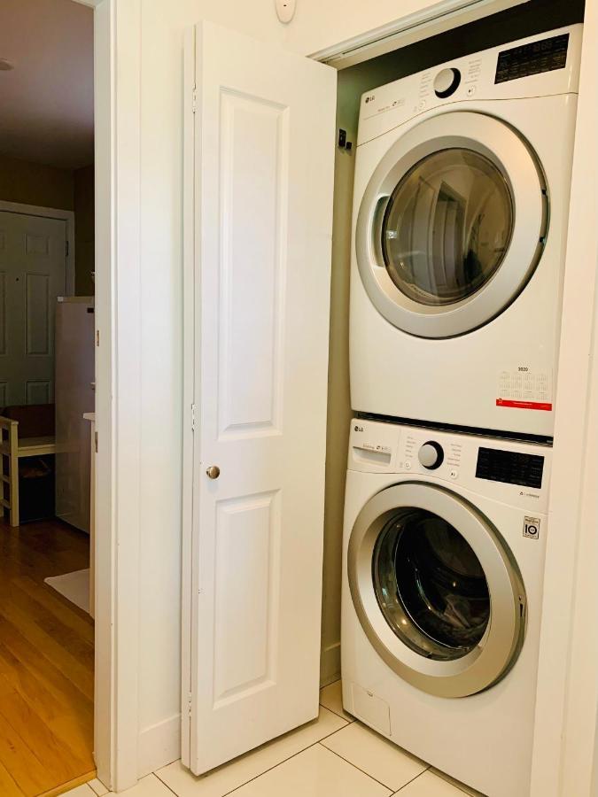 Private Guest Suite 10Mins To Downtown - King Bed - Bathtub - Free Parking Vancouver Eksteriør bilde