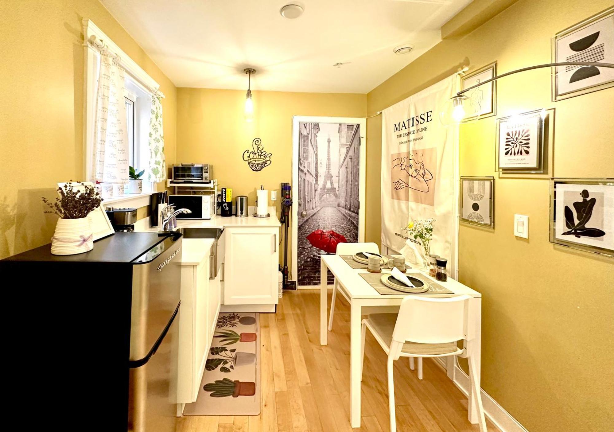 Private Guest Suite 10Mins To Downtown - King Bed - Bathtub - Free Parking Vancouver Eksteriør bilde
