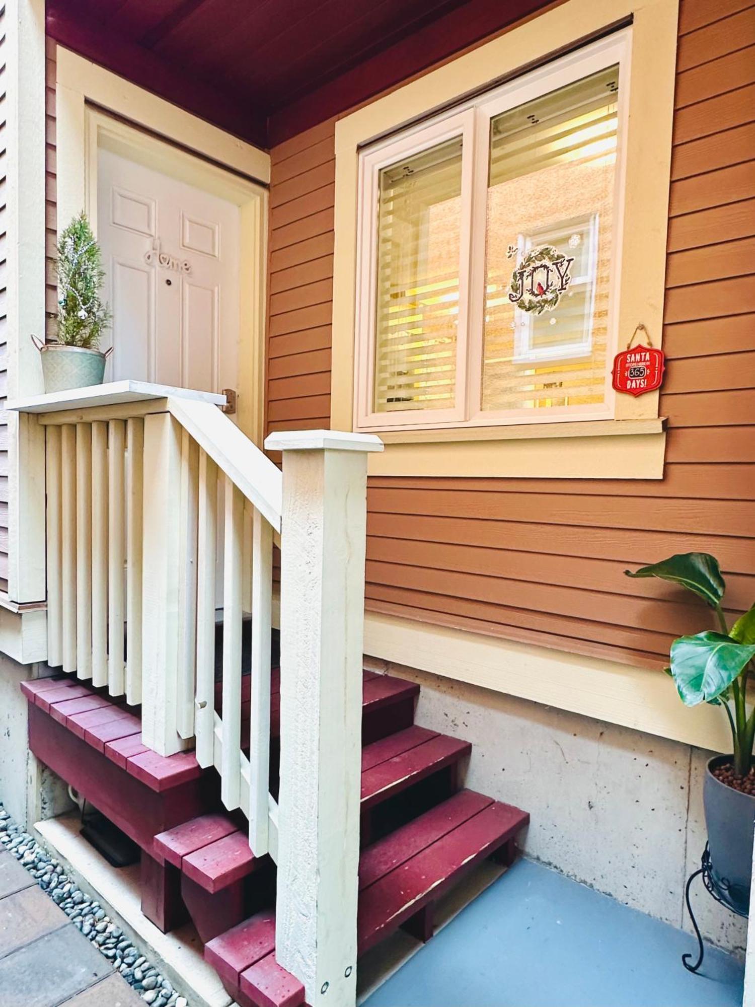 Private Guest Suite 10Mins To Downtown - King Bed - Bathtub - Free Parking Vancouver Eksteriør bilde